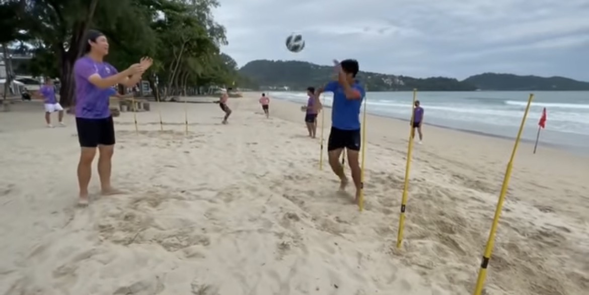 แข้งเชียงรายเปลี่ยนบรรยากาศยกก๊วนซ้อมริมหาดป่าตอง