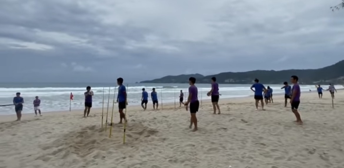 แข้งเชียงรายเปลี่ยนบรรยากาศยกก๊วนซ้อมริมหาดป่าตอง