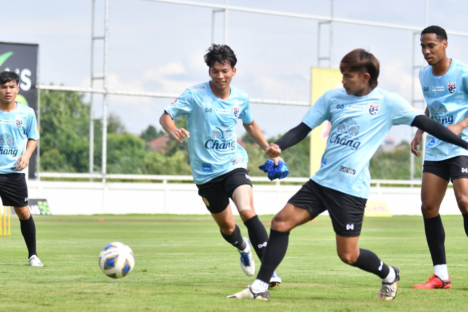 แข้งยู-23ซ้อมต่อเนื่อง-โค้ชก้างเผยเตรียมอุ่นแข้งในทีม